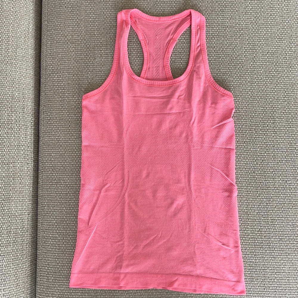 Lululemon Swiftly Tech Racerback- Size 4